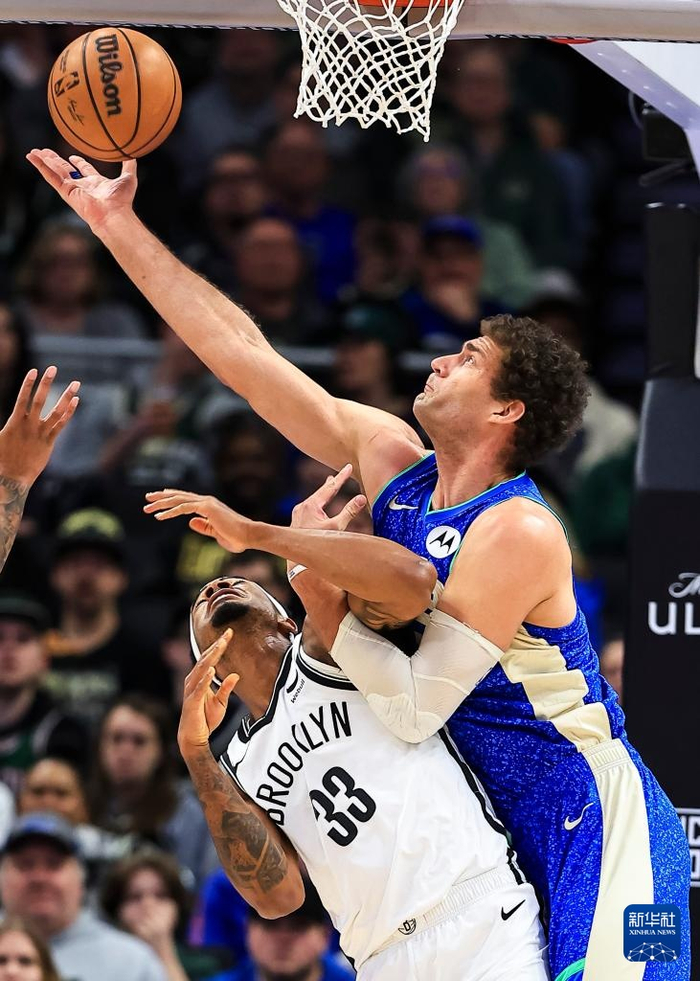 篮网主场惨败雄鹿，面对系列赛溃败